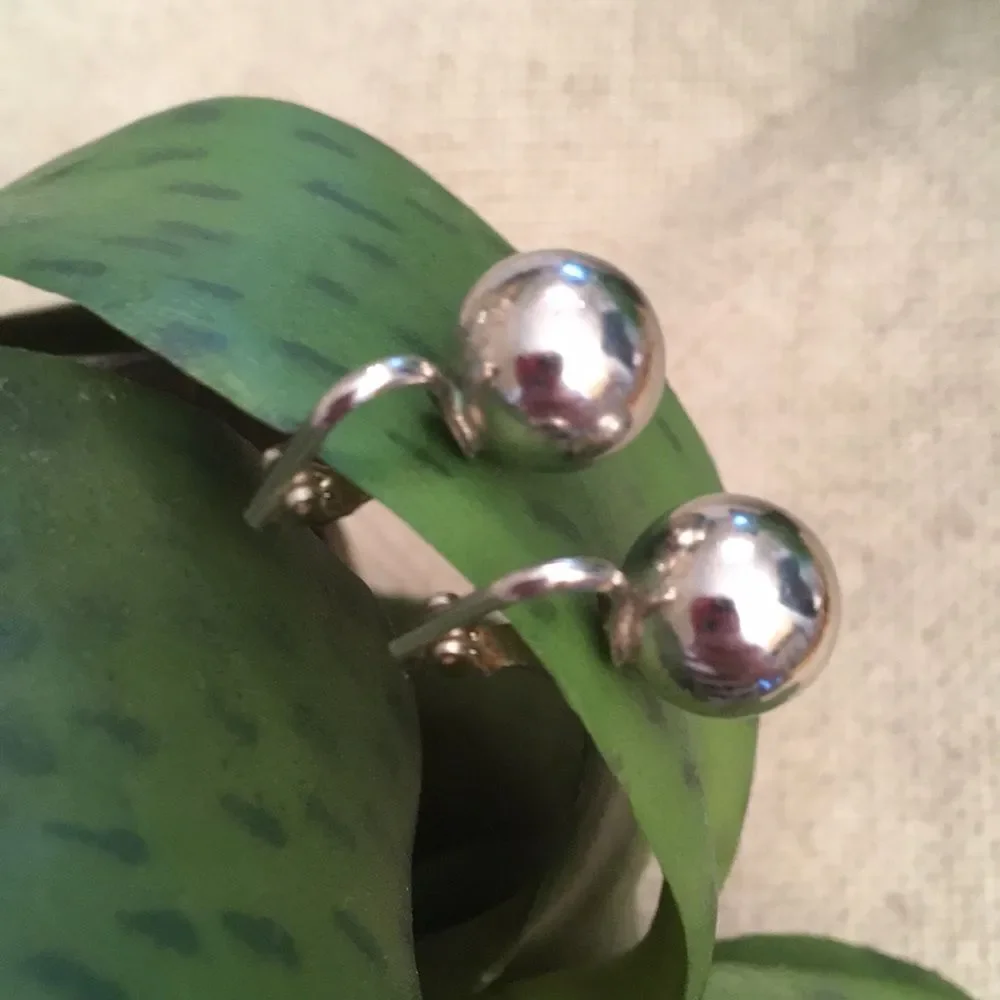 Silvertone 9-10mm Ball Clip Earrings